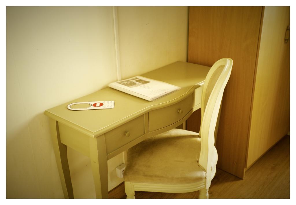 Hotel Le Centre 르불루 외부 사진