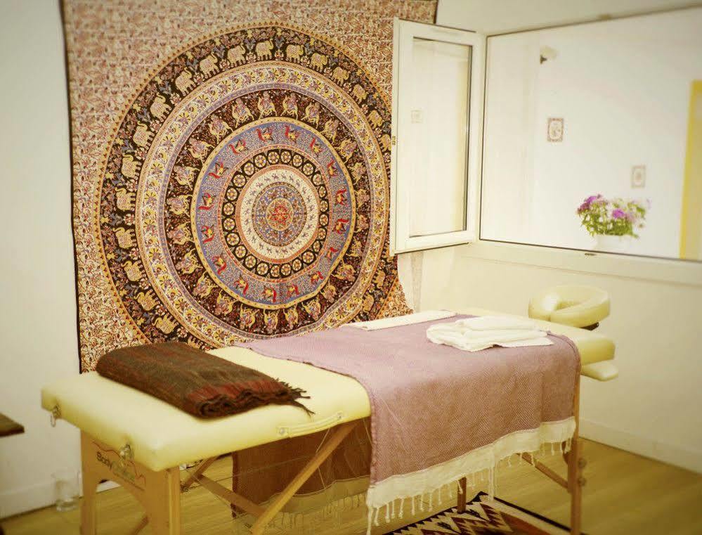 Hotel Le Centre 르불루 외부 사진