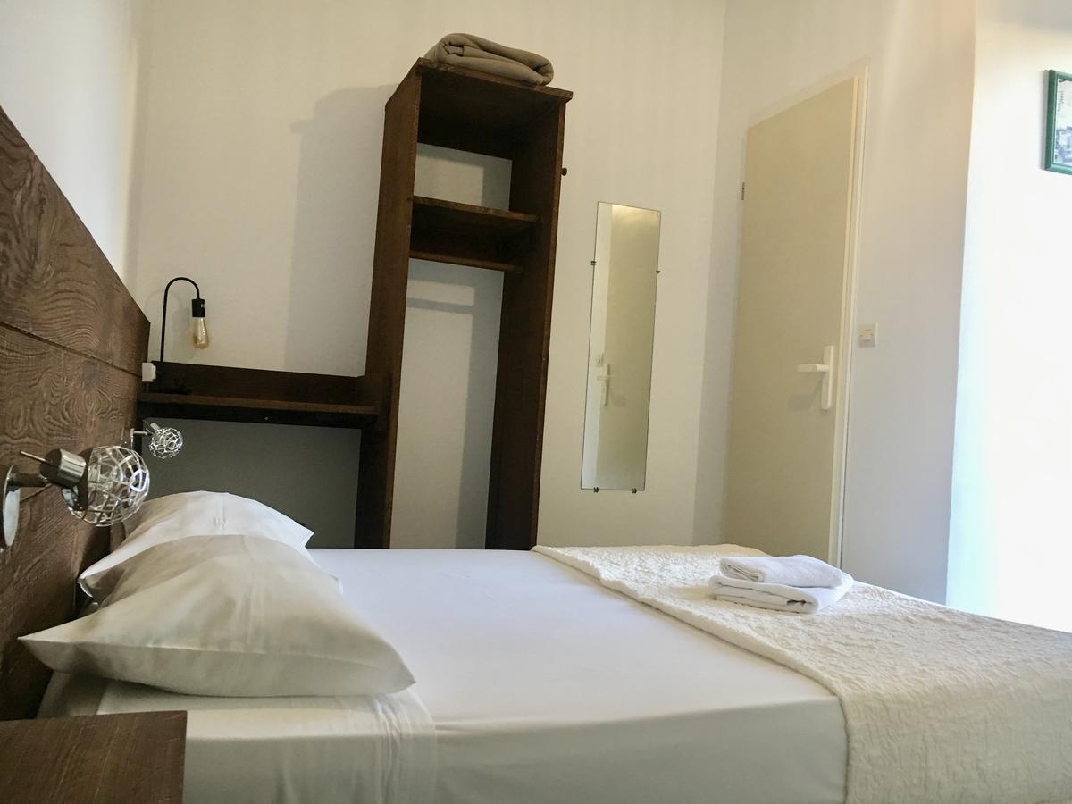 Hotel Le Centre 르불루 외부 사진
